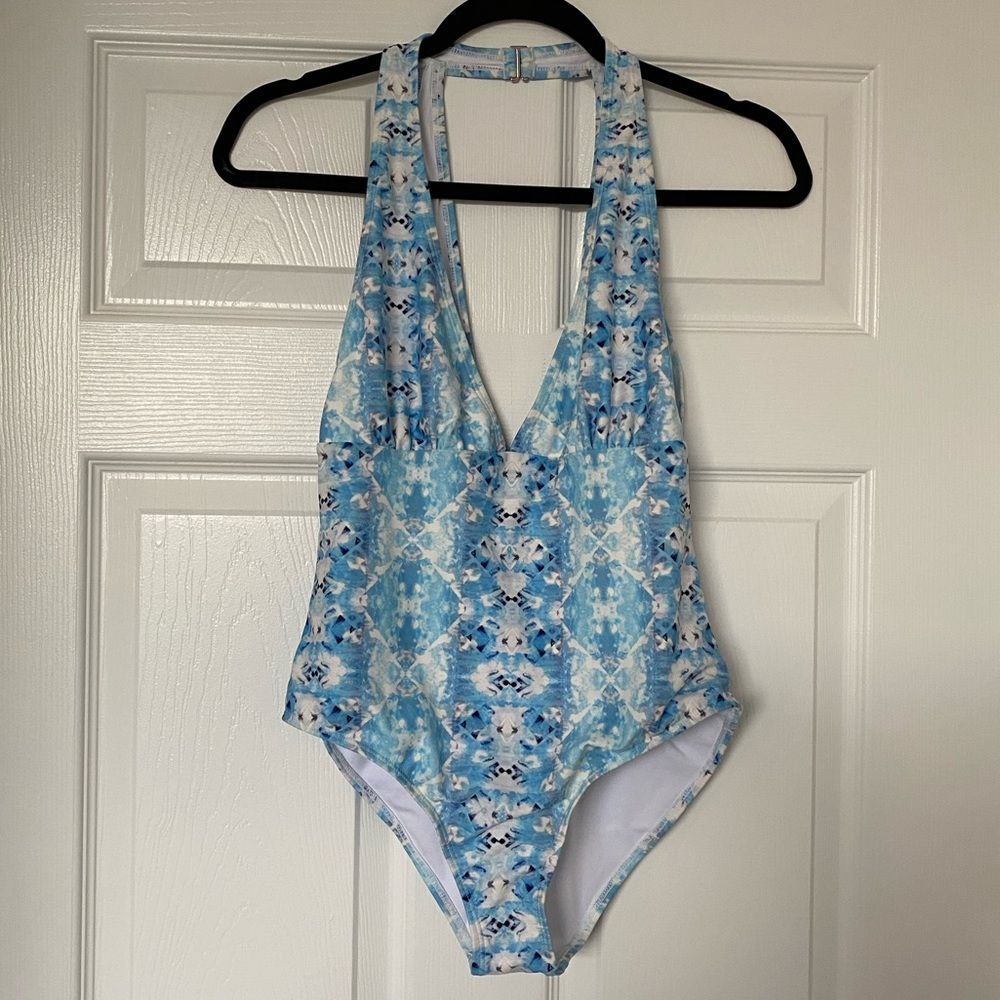 Wolven Threads Stratus One Piece Swim Suit in size medium
